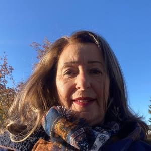 Meet your Posher, Debbie